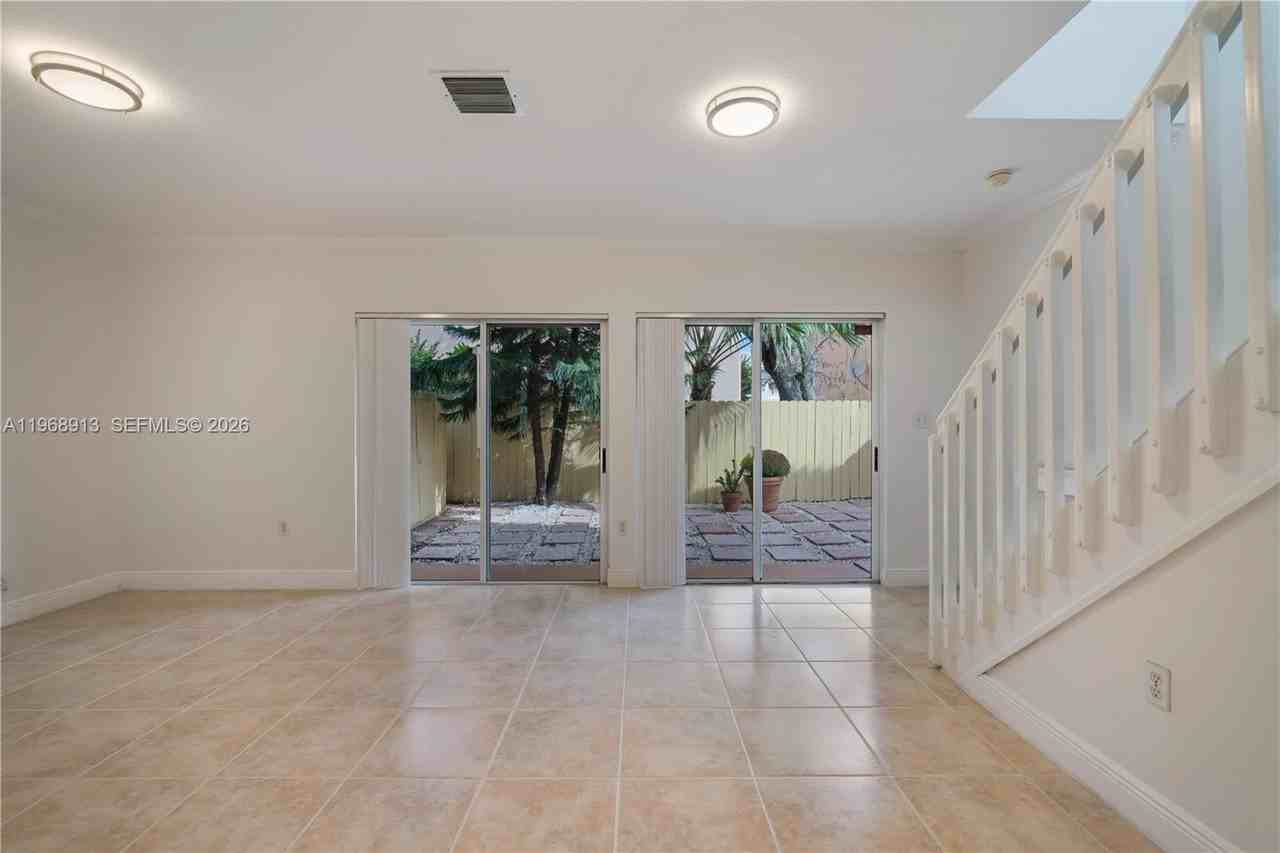 7733 Sw 94th Ln - Photo 4 of 47