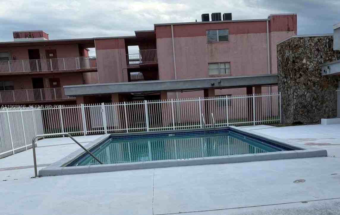 19805 Sw 114th Ave #218 - Photo 6 of 11