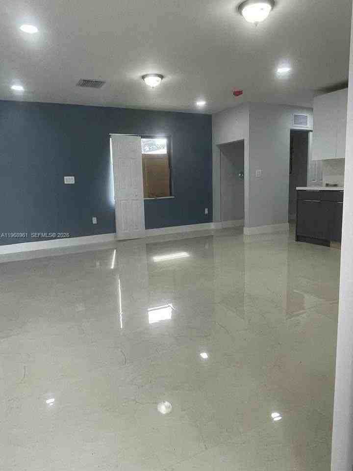 3051 Nw 102nd St #B - Photo 6 of 7