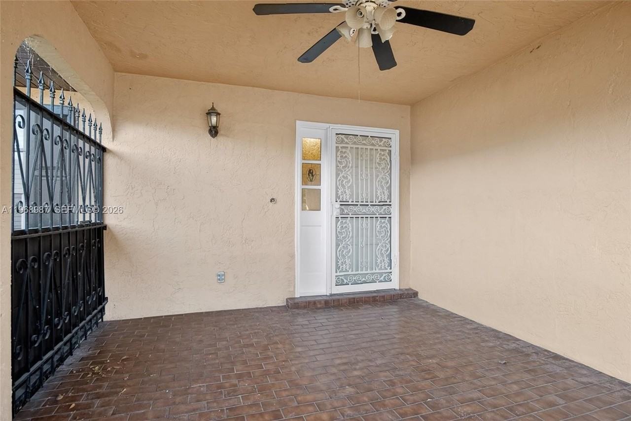 525 Se Brookside Ter - Photo 4 of 32