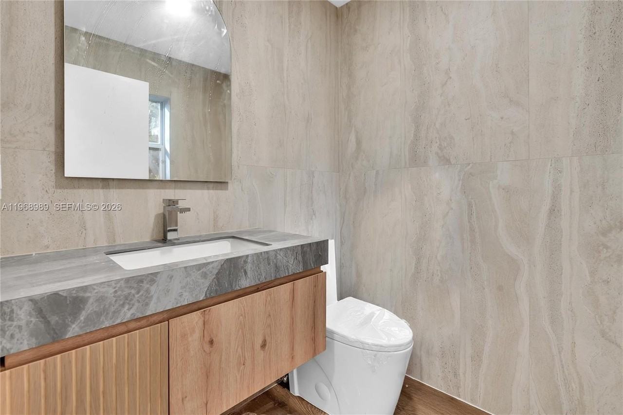 4917 Sw 32nd Way - Photo 3 of 45