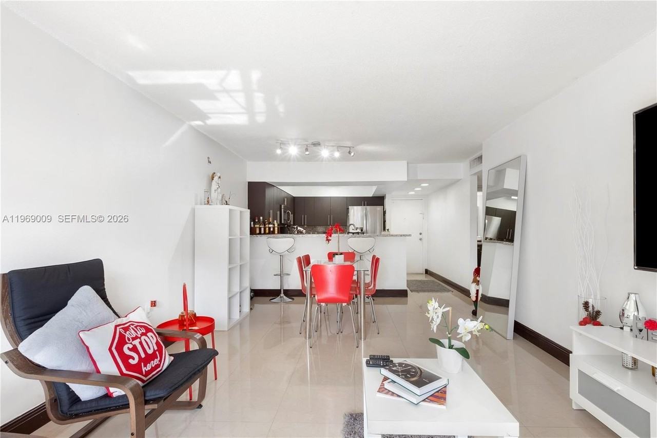 4910 Nw 79th Ave #103 - Photo 5 of 22