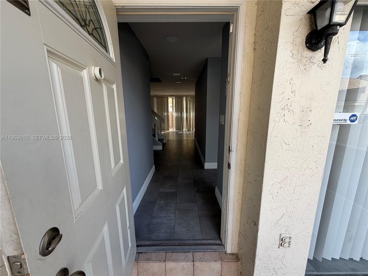 853 Nw 81st Ter - Photo 7 of 34