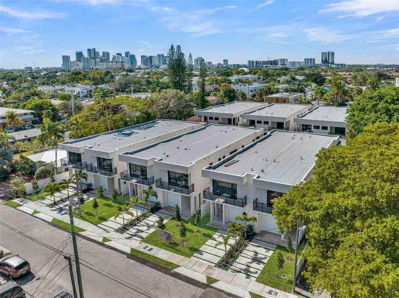 920 Ne 17th Ave #B - Photo 7 of 50