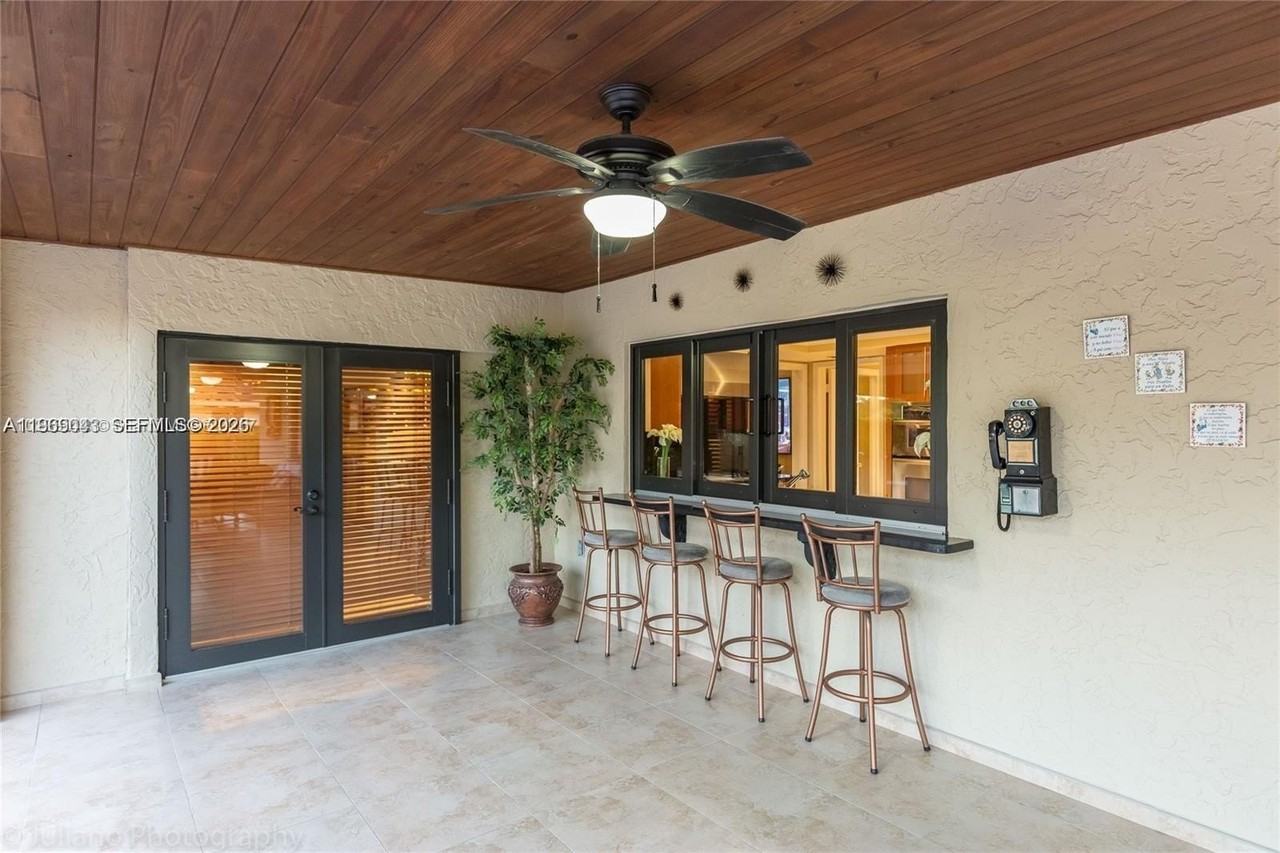 19701 W Oakmont Dr - Photo 7 of 35