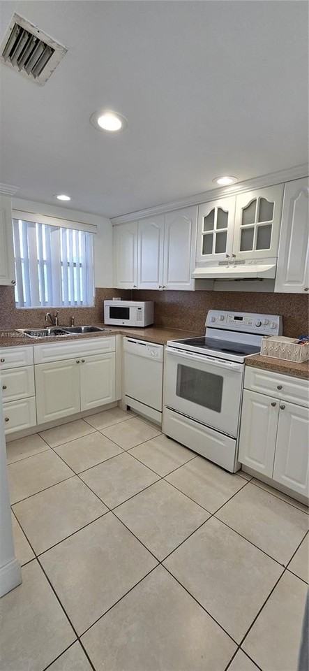 9375 Fontainebleau Blvd #L429