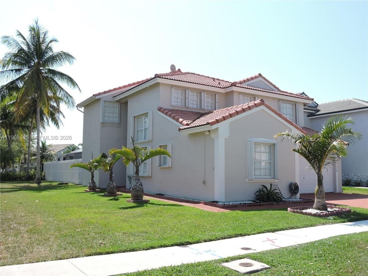 15220 Sw 49th St - Photo 3 of 50