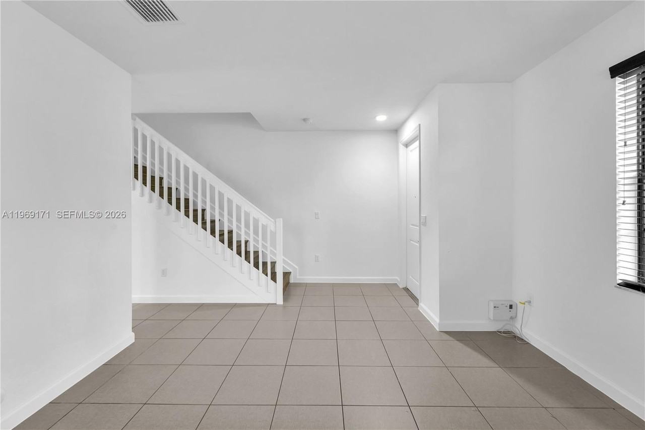 11563 Sw 248th Ln - Photo 3 of 28