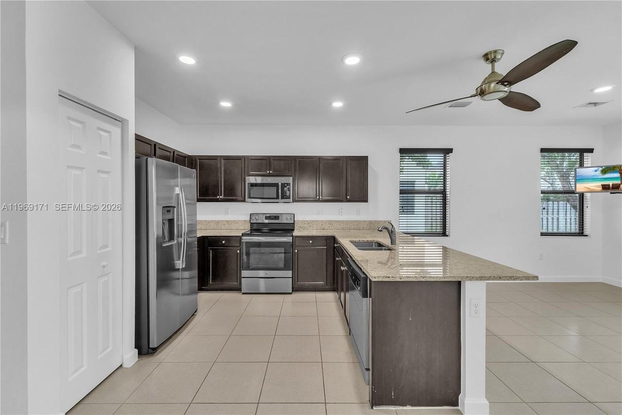 11563 Sw 248th Ln - Photo 7 of 28