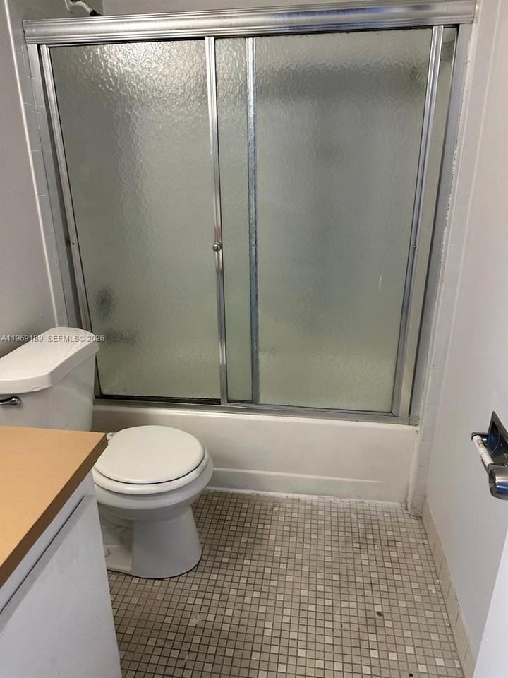 1840 Nw 119th St #502 - Photo 2 of 15