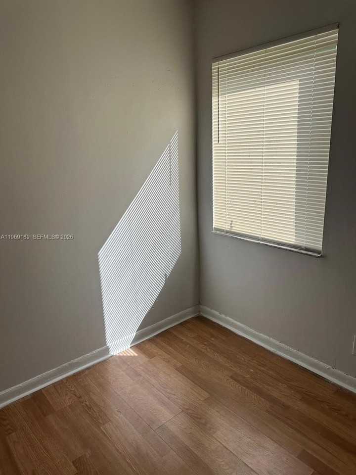 1840 Nw 119th St #502 - Photo 5 of 15