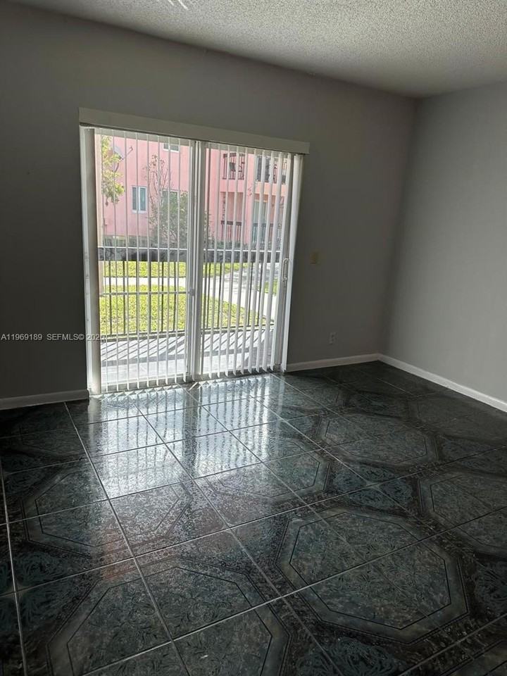 1840 Nw 119th St #502 - Photo 6 of 15