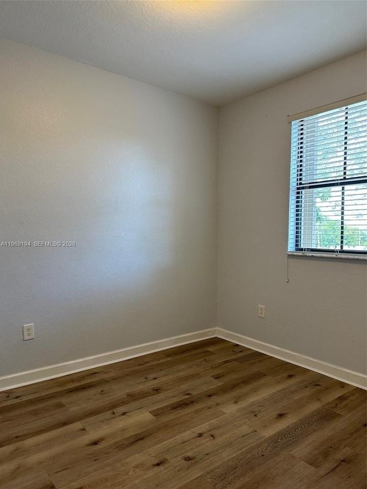 11280 Sw 238th St #11280 - Photo 7 of 16