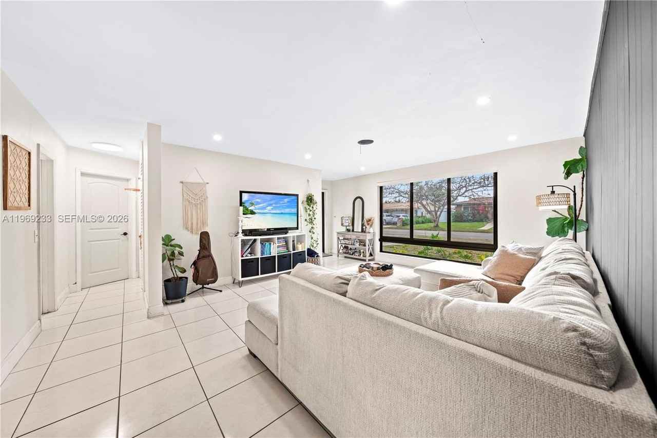 7835 W 16th Ct - Photo 6 of 33