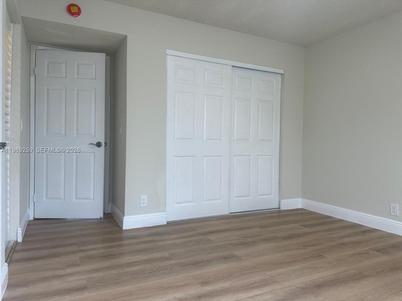 1463 Lake Crystal Dr #D - Photo 6 of 9