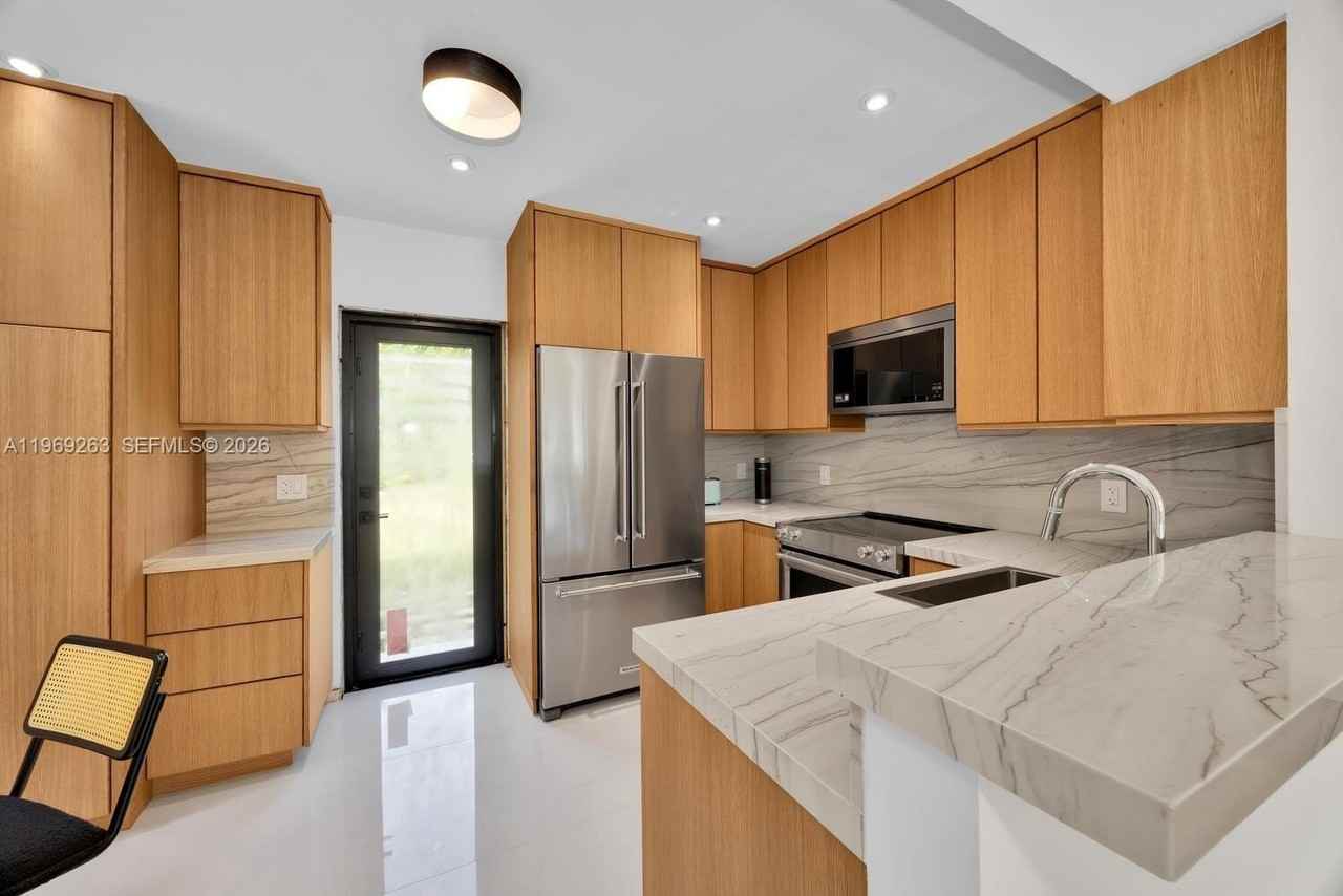 3791 Sw 26th Ter #3791 - Photo 4 of 13