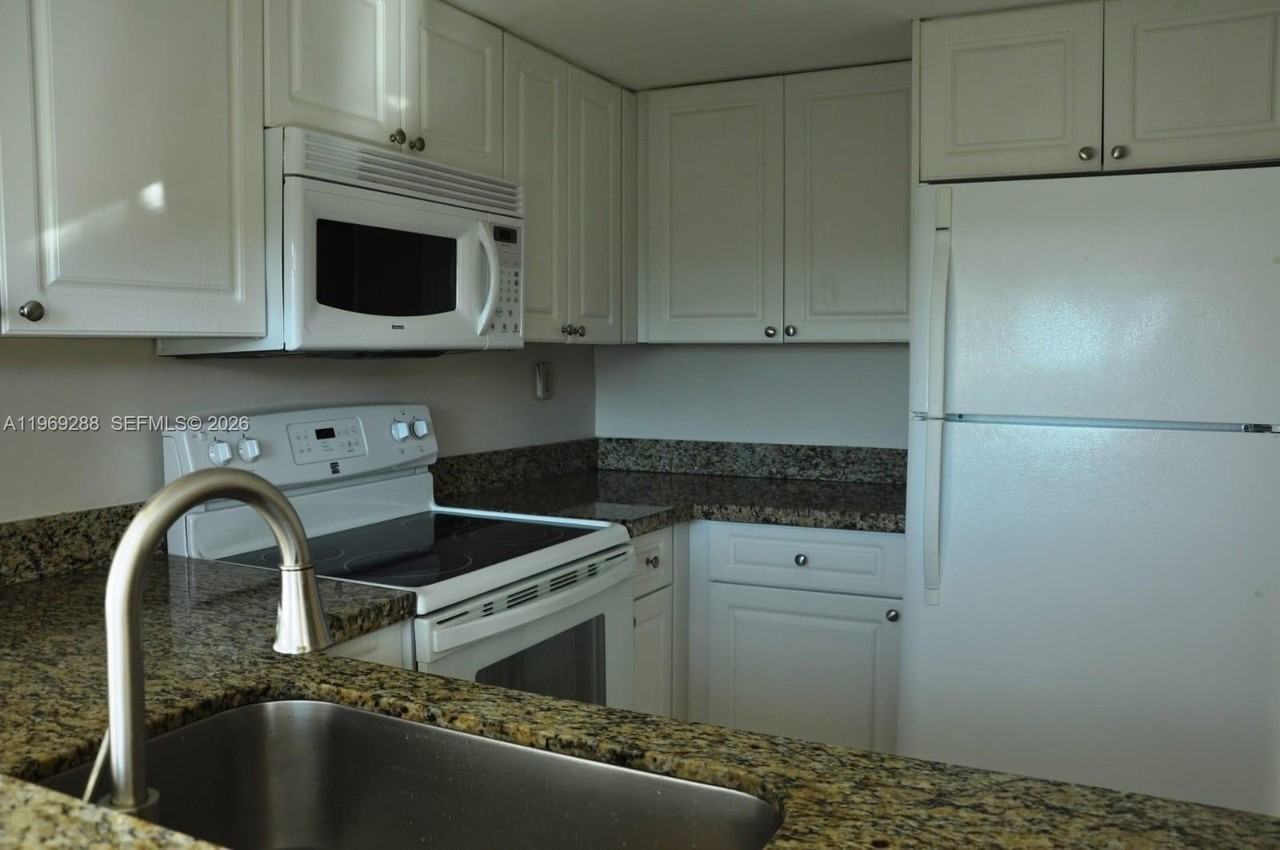 11750 Sw 18th St #501-1 - Photo 5 of 11