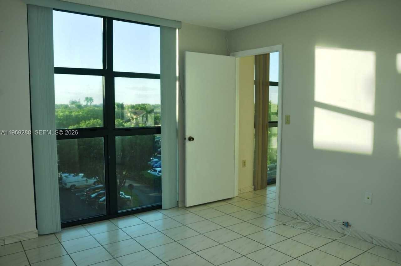 11750 Sw 18th St #501-1 - Photo 7 of 11