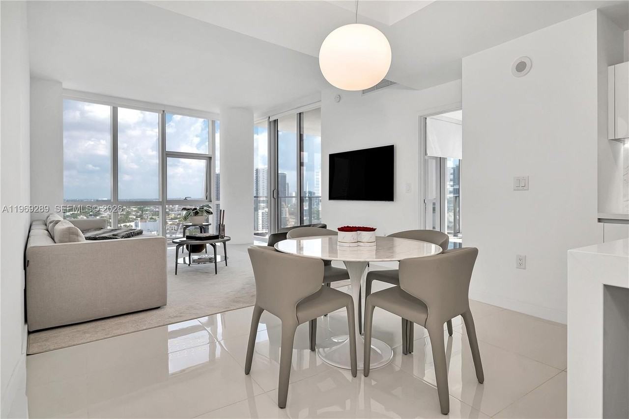 851 Ne 1st Ave #1701 - Photo 3 of 46