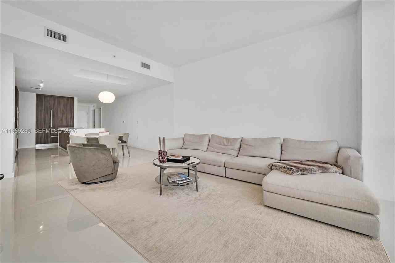 851 Ne 1st Ave #1701 - Photo 5 of 46