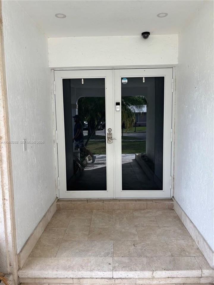 28211 Sw 136th Pl - Photo 5 of 24