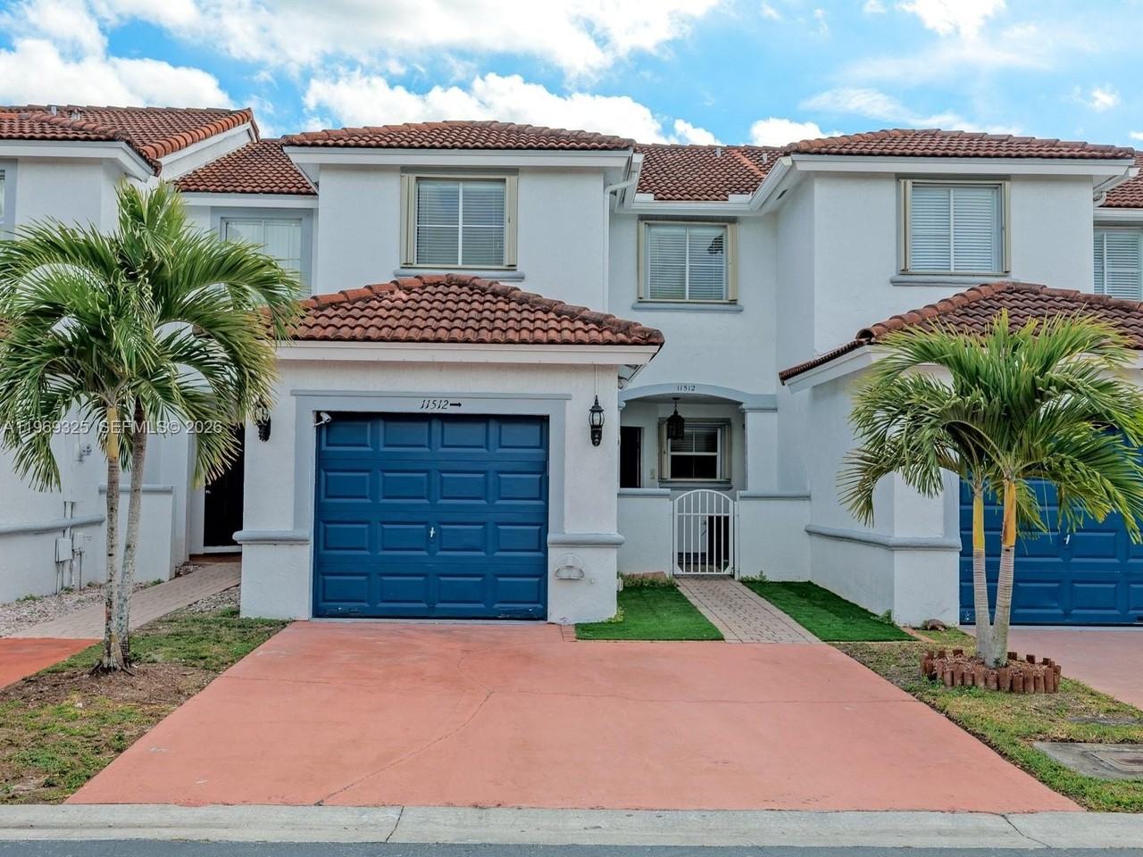 11512 Nw 48th Ter - Photo 4 of 35