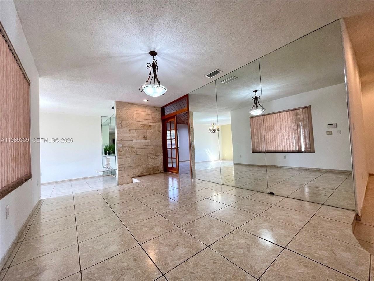 2351 Sw 92nd Pl - Photo 3 of 24