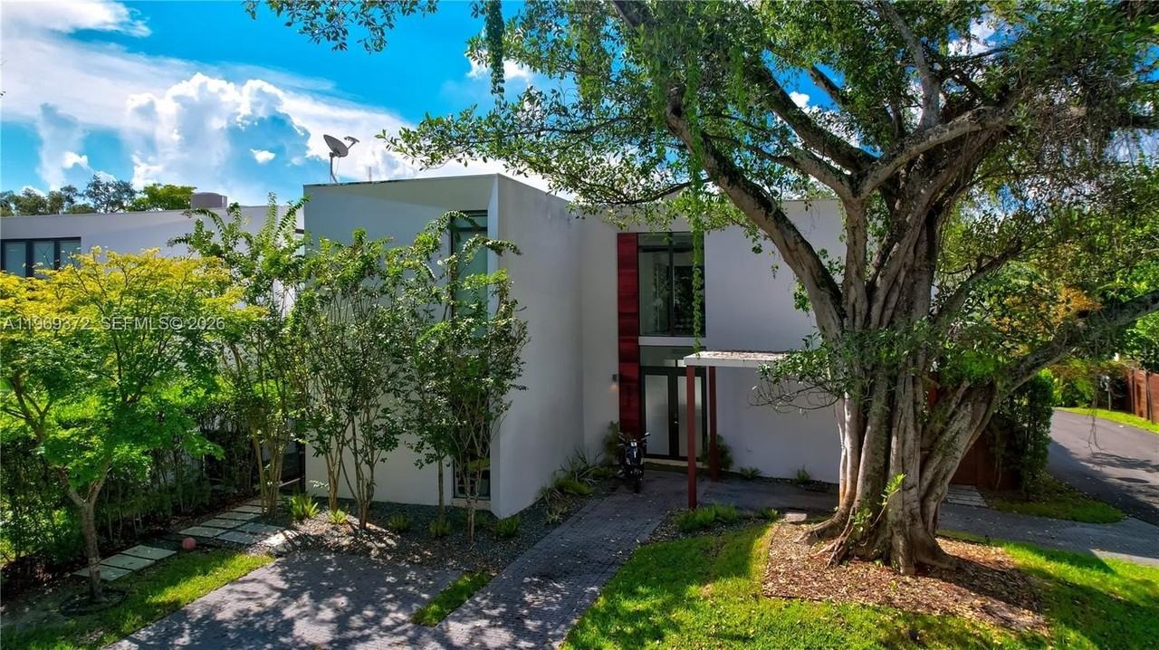 8660 Arboretum Ln - Photo 6 of 50