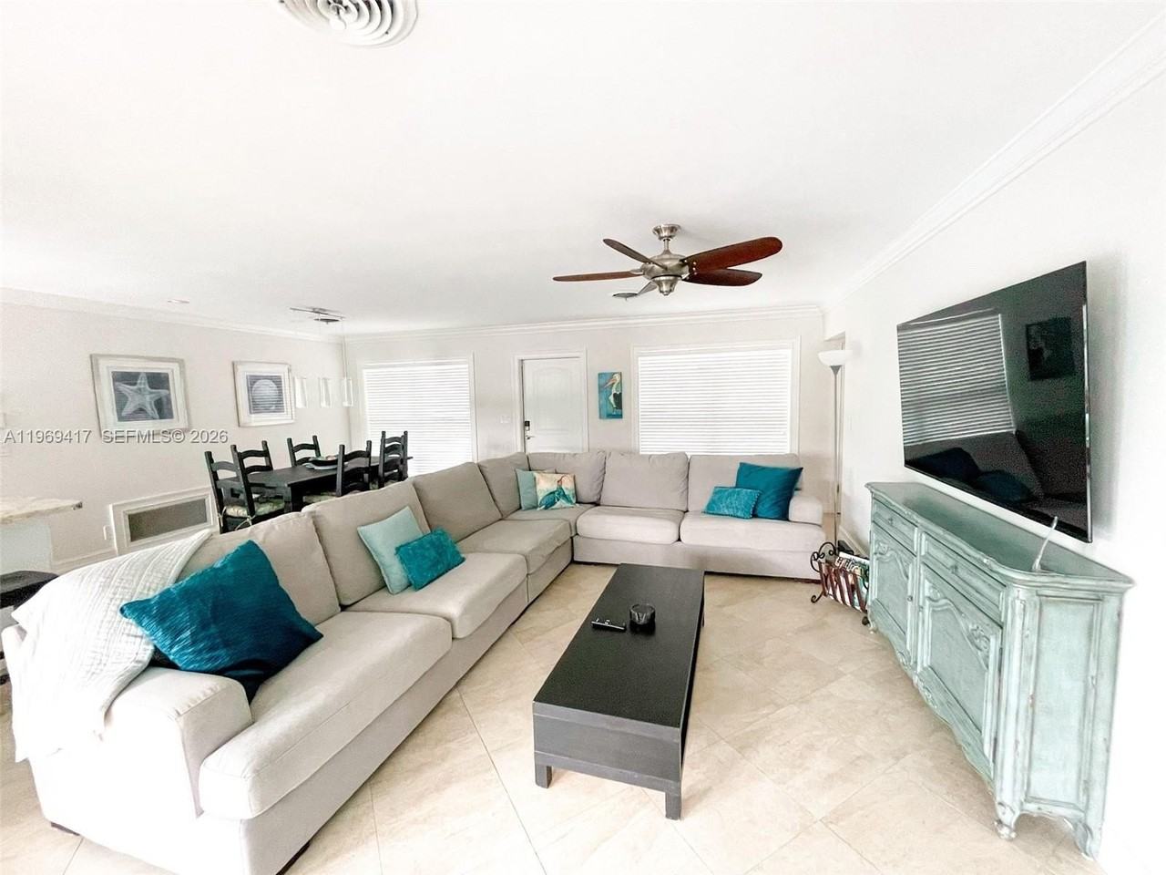 2932 Ne 36th St - Photo 2 of 34