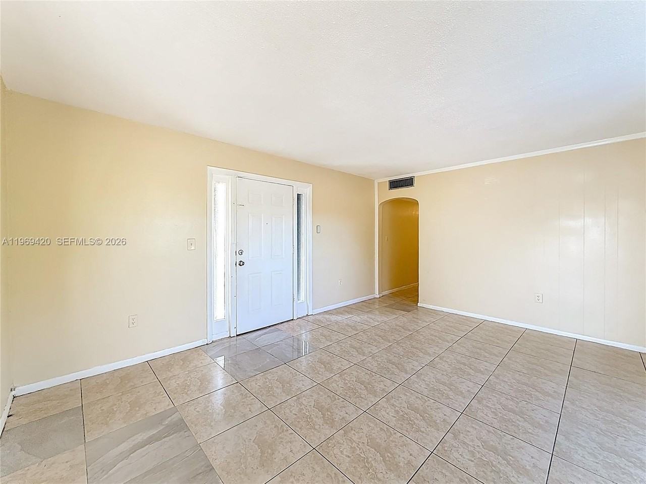 2335 Ne 172nd St #8 - Photo 3 of 17