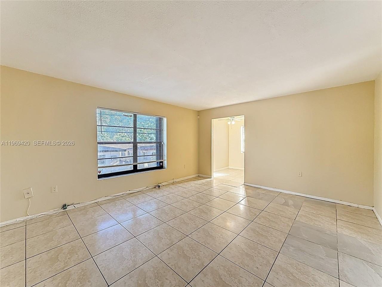 2335 Ne 172nd St #8 - Photo 4 of 17