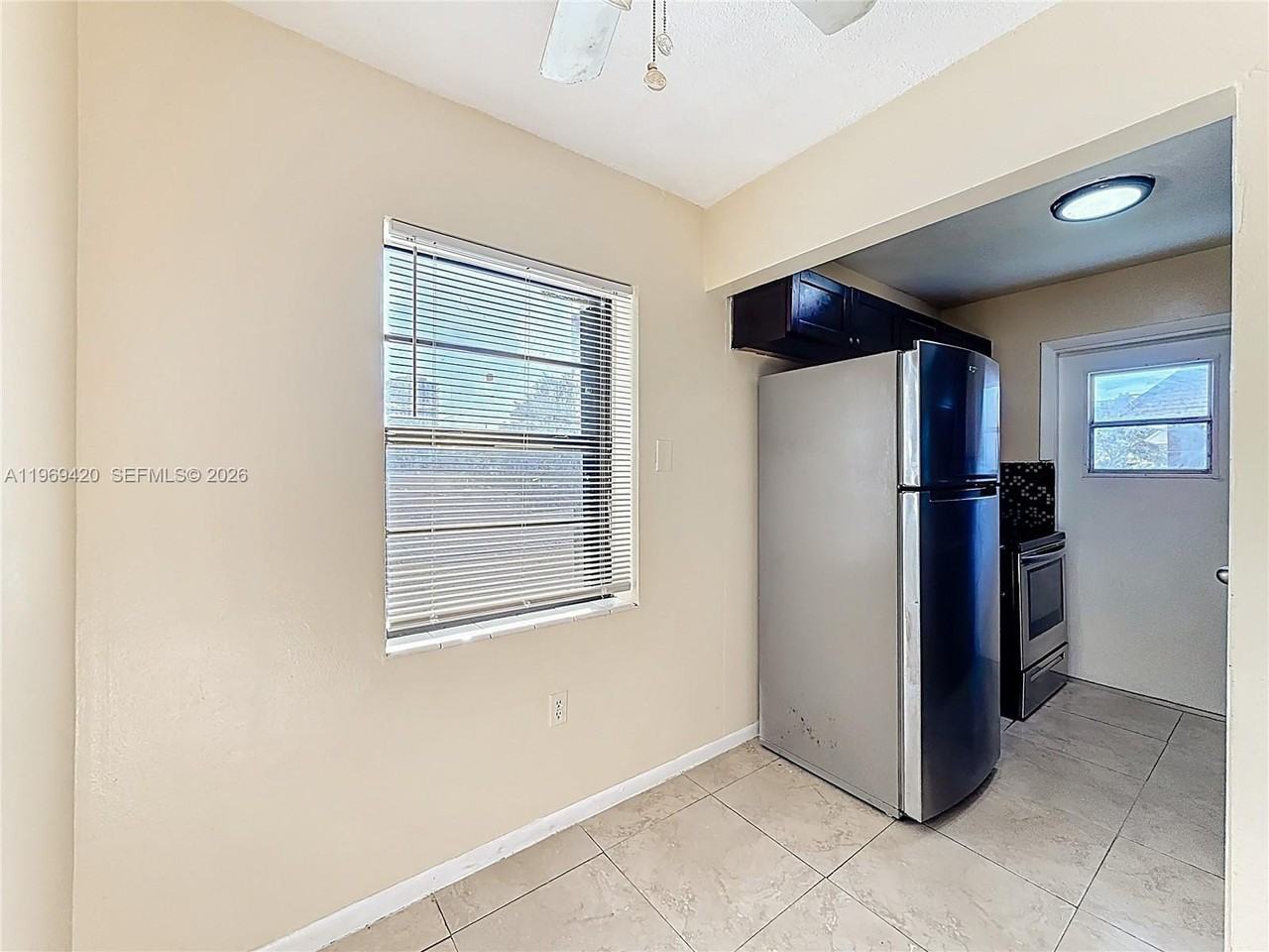 2335 Ne 172nd St #8 - Photo 6 of 17