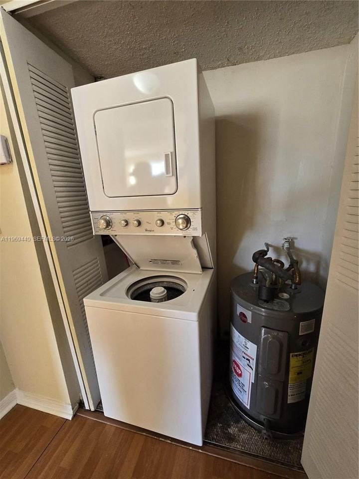 670 Nw 85th Pl #11-210 - Photo 6 of 10