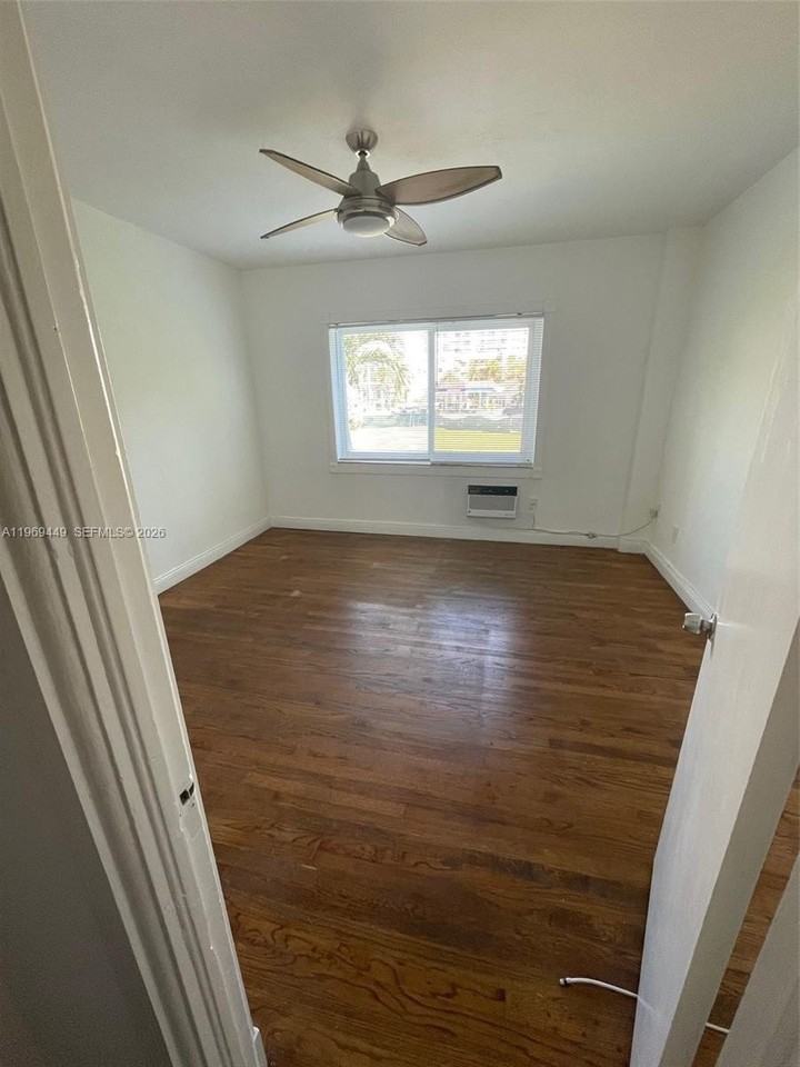 6941 Bay Dr #3C - Photo 7 of 12