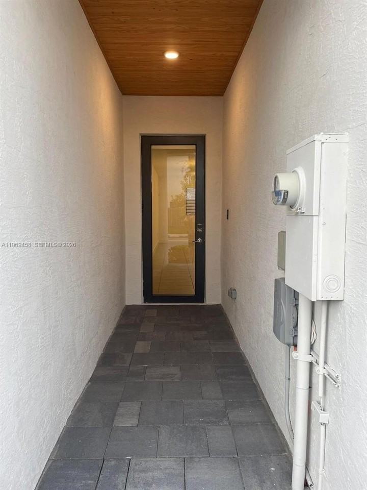 10445 Nw 81st Ter #10045 - Photo 7 of 32