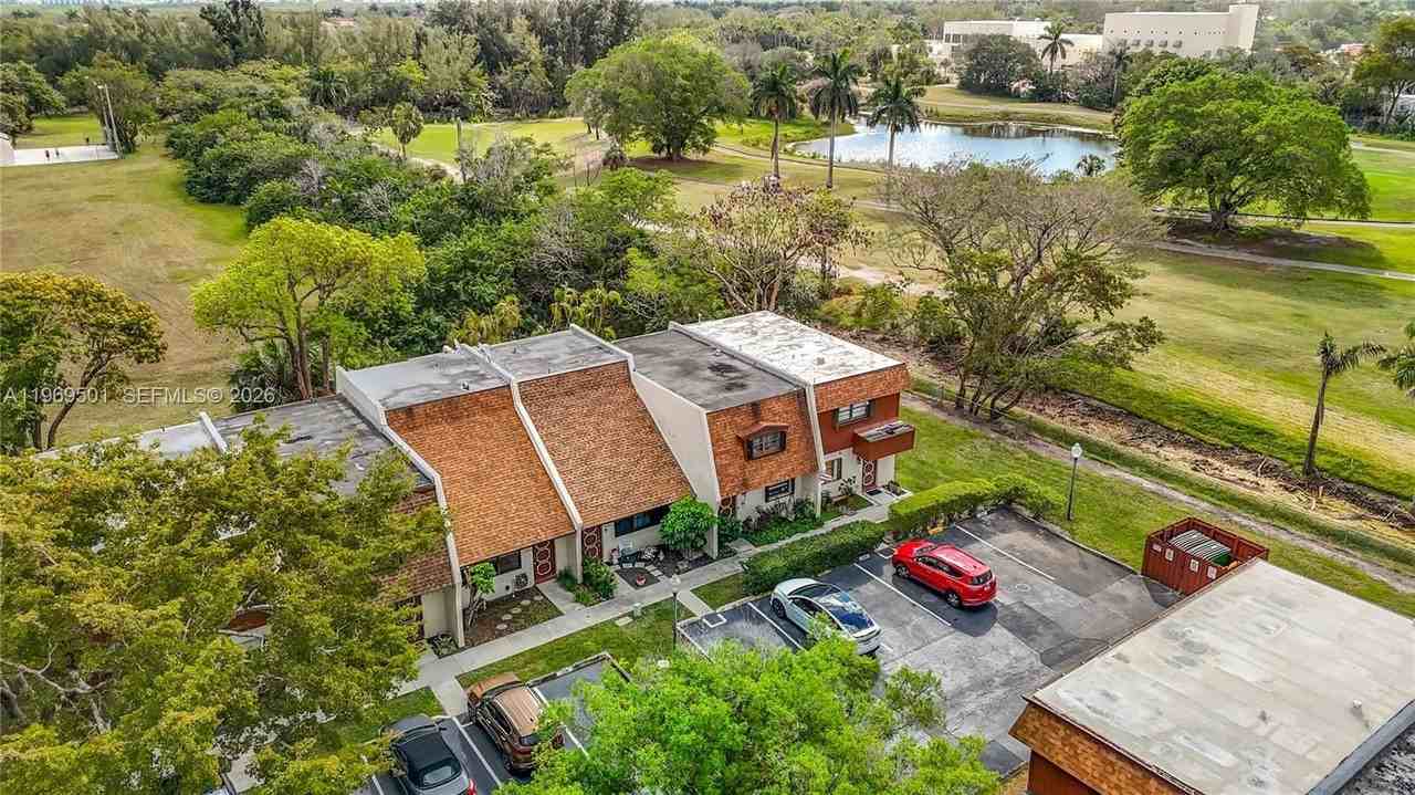 2133 N 14th Ave #1 - Photo 2 of 50