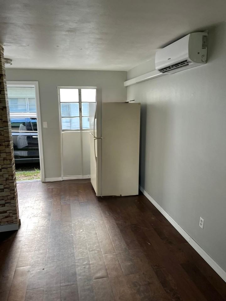 E Monument Ave #2 - Photo 3 of 13