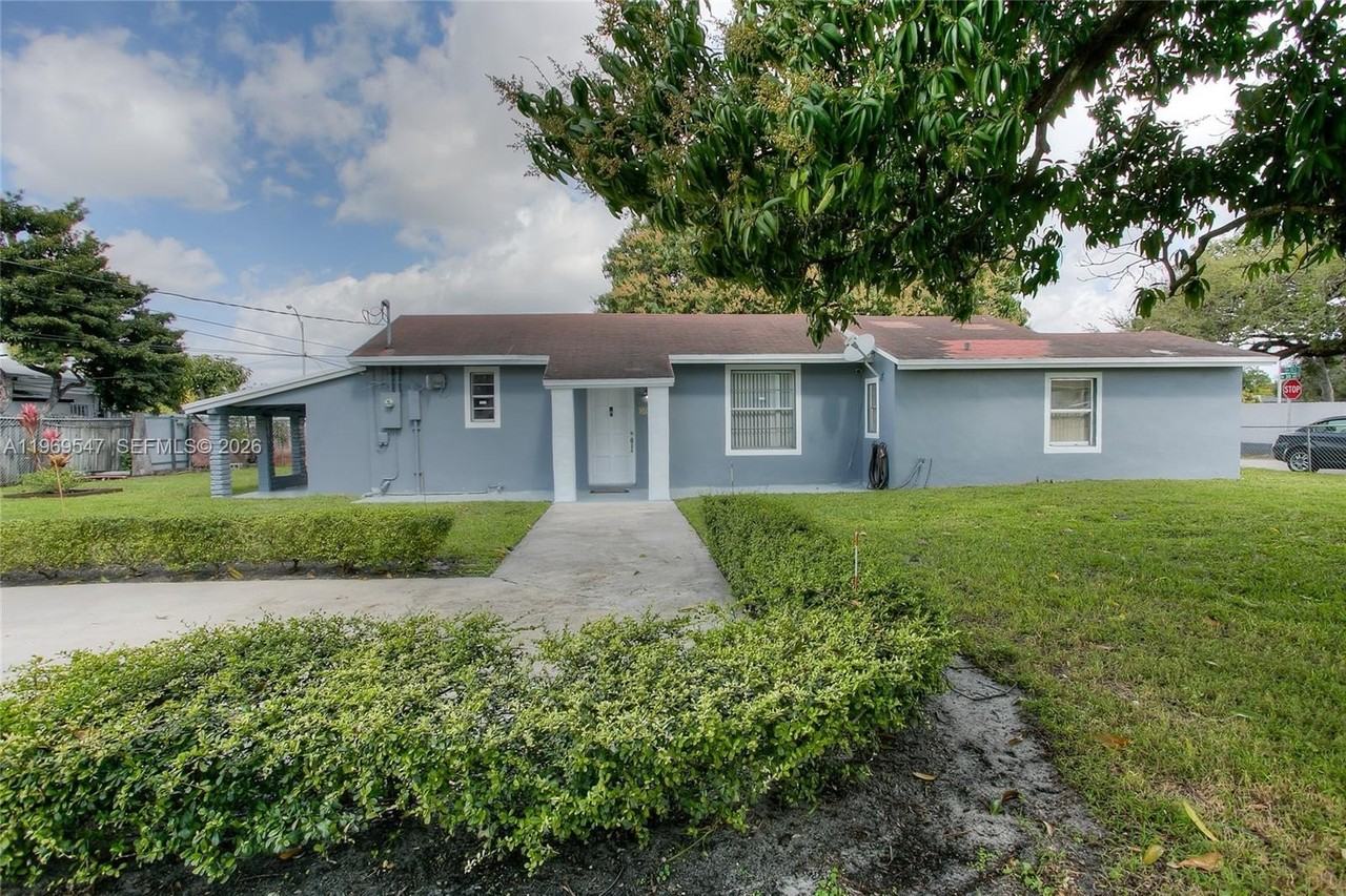 3001 Nw 102nd St - Photo 2 of 15