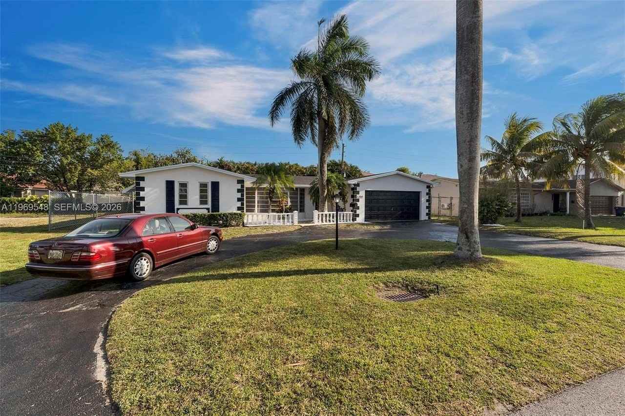 860 Nw 207th St #0 - Photo 4 of 41