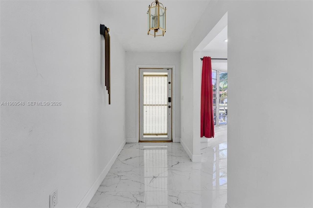 860 Nw 207th St #0 - Photo 7 of 41