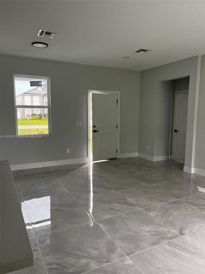 5517 Ponce De Leon Blvd - Photo 3 of 23