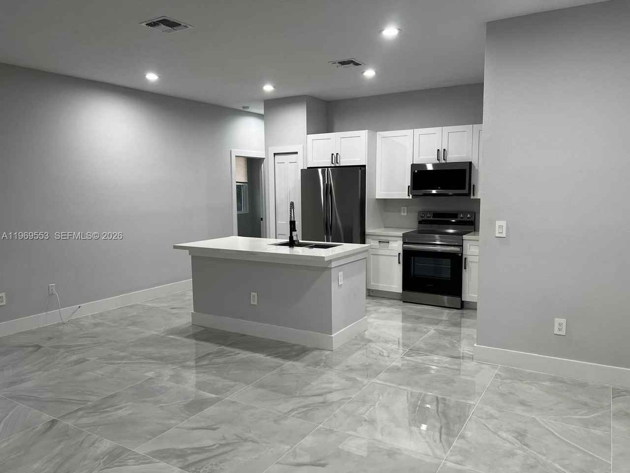 5517 Ponce De Leon Blvd - Photo 6 of 23