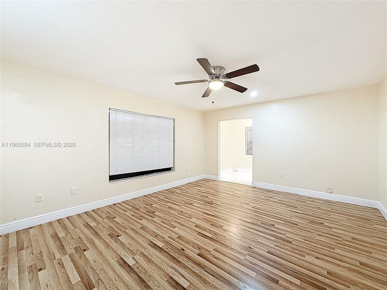 2335 Ne 172nd St #4 - Photo 2 of 20