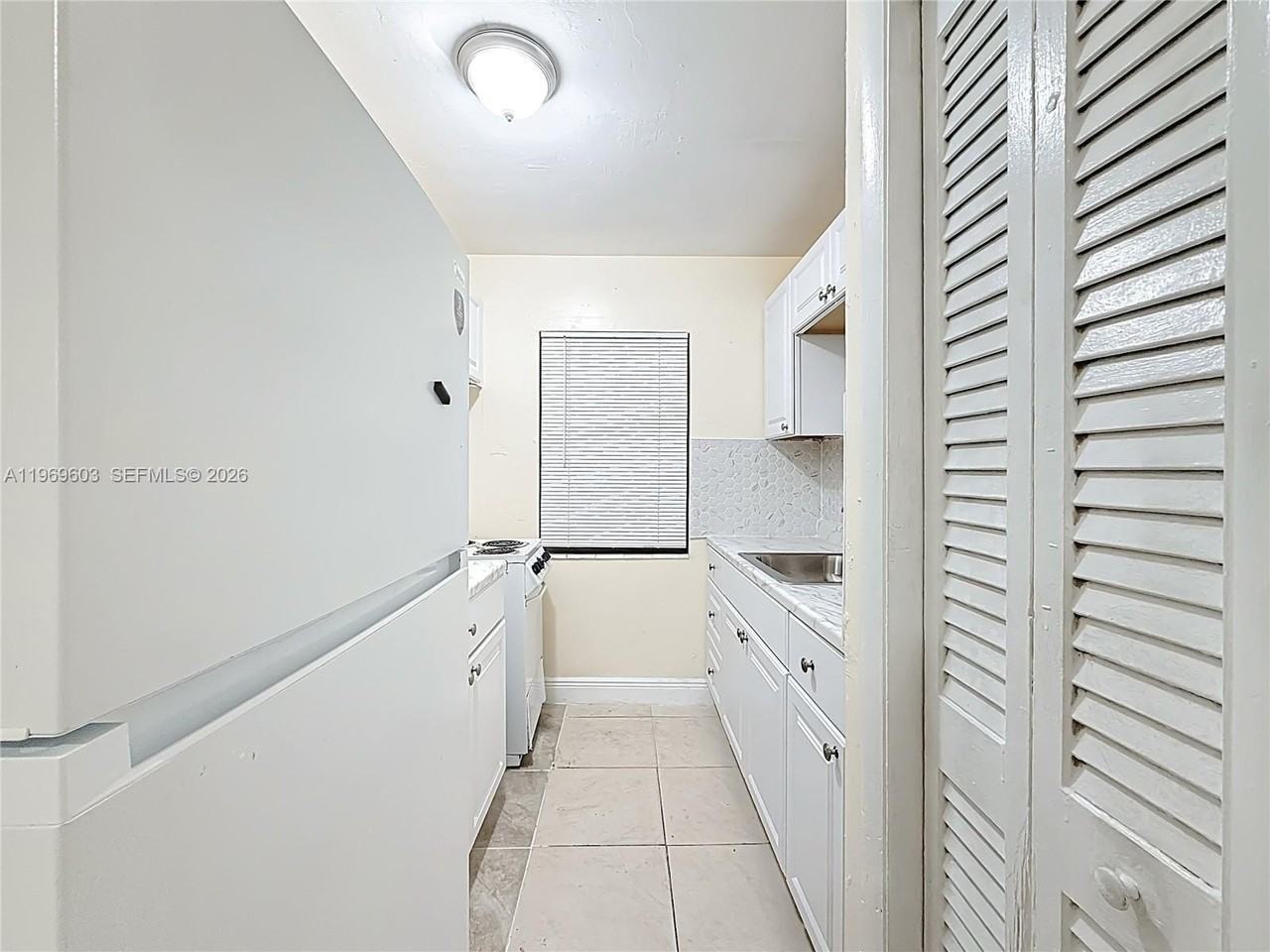 2335 Ne 172nd St #3 - Photo 7 of 21