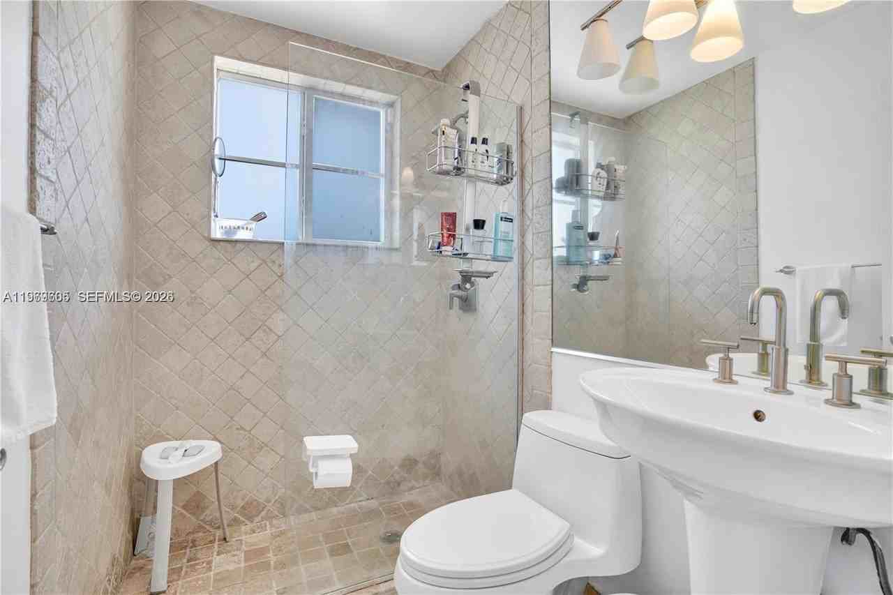 1460 West Ave #1 - Photo 7 of 21