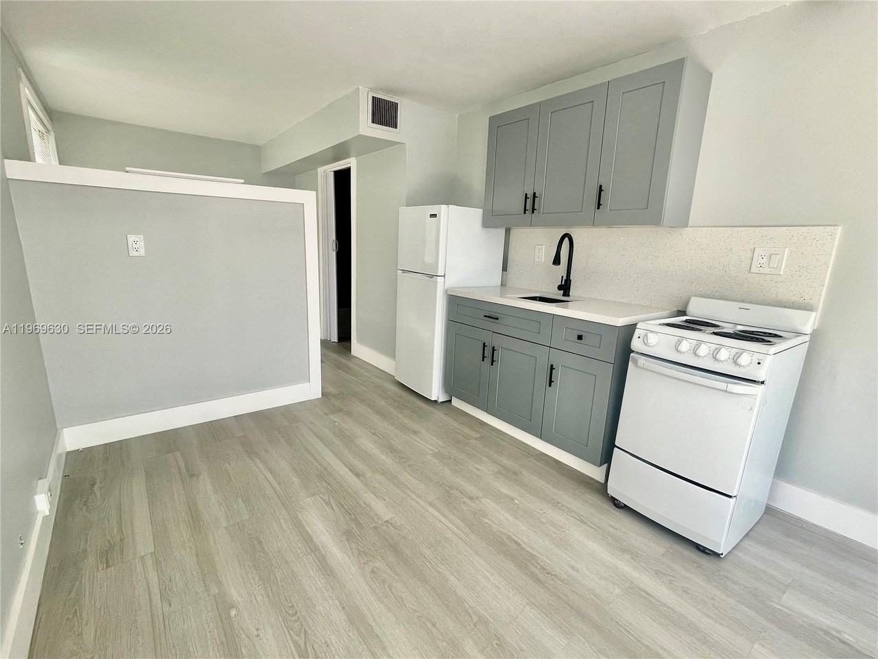 134 Burgundy Dr #1 - Photo 4 of 8