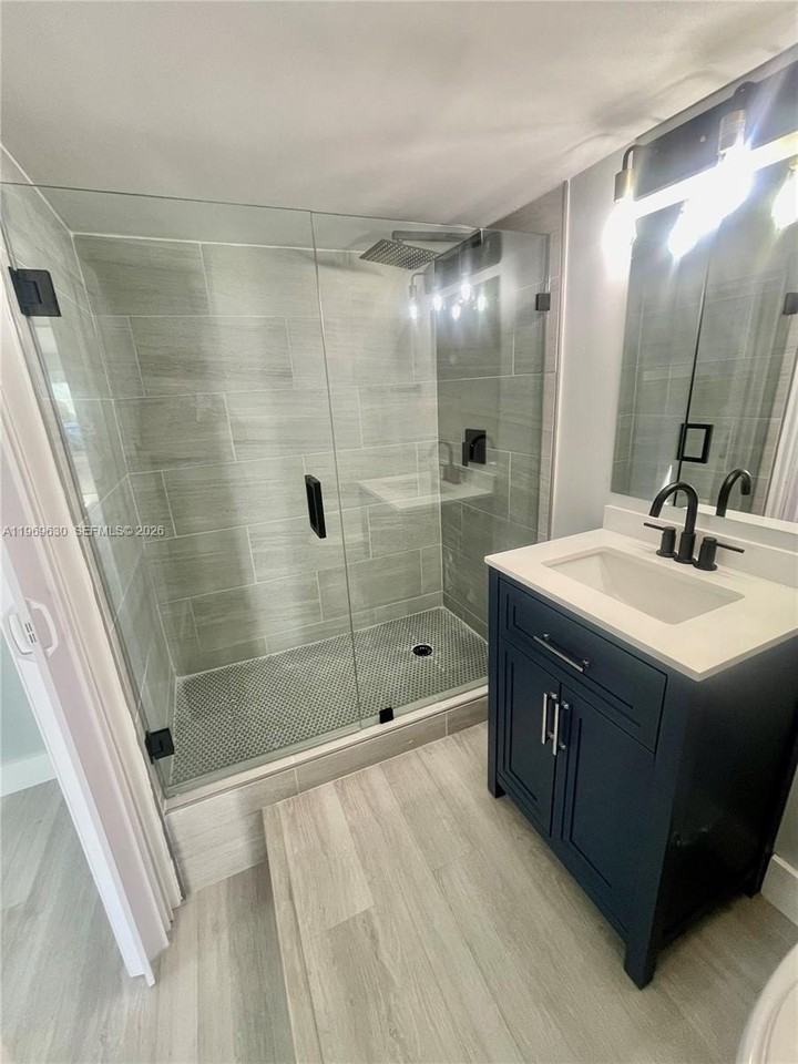 134 Burgundy Dr #1 - Photo 6 of 8