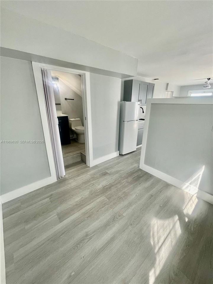 134 Burgundy Dr #1 - Photo 7 of 8