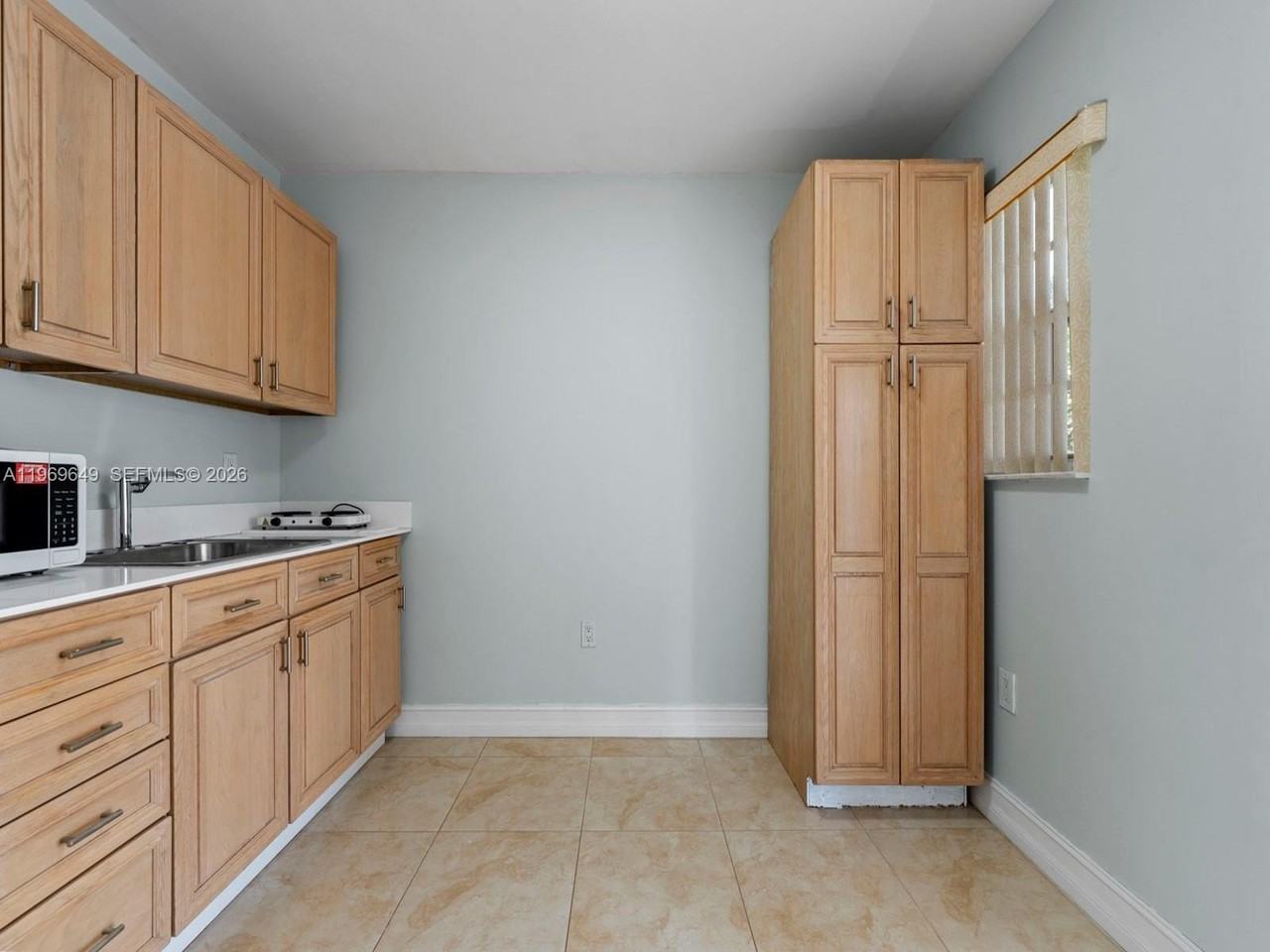 3605 Sw 122nd Pl #0 - Photo 3 of 7