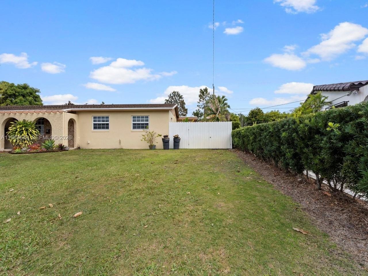 3605 Sw 122nd Pl #0 - Photo 7 of 7